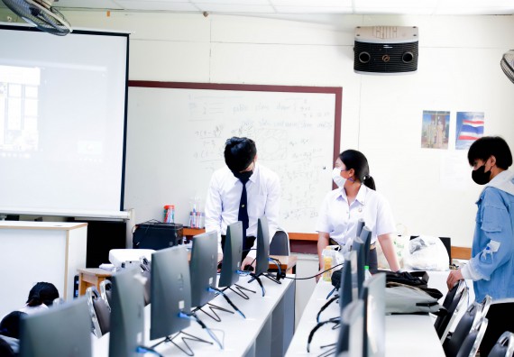 ภาพกิจกรรม  คณะวิทยาศาสตร์และเทคโนโลยี จัดกิจกรรมค่ายวิทยาศาสตร์สัญจร ปีการศึกษา 2565 ให้กับนักเรียนระดับชั้นมัธยมศึกษาตอนปลาย โรงเรียนคลองลานพัฒนาจินดาศักดิ์