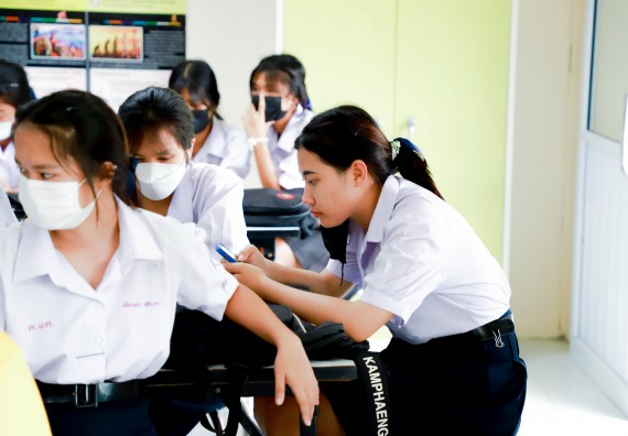 ภาพกิจกรรม  คณะวิทยาศาสตร์และเทคโนโลยี จัดกิจกรรมค่ายวิทยาศาสตร์สัญจร ปีการศึกษา 2565 ให้กับนักเรียนระดับชั้นมัธยมศึกษาตอนปลาย โรงเรียนคลองลานพัฒนาจินดาศักดิ์