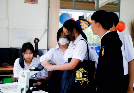 ภาพกิจกรรม  คณะวิทยาศาสตร์และเทคโนโลยี จัดกิจกรรมค่ายวิทยาศาสตร์สัญจร ปีการศึกษา 2565 ให้กับนักเรียนระดับชั้นมัธยมศึกษาตอนปลาย โรงเรียนคลองลานพัฒนาจินดาศักดิ์