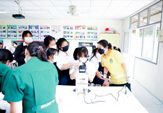 ภาพกิจกรรม  คณะวิทยาศาสตร์และเทคโนโลยี จัดกิจกรรมค่ายวิทยาศาสตร์สัญจร ปีการศึกษา 2565 ให้กับนักเรียนระดับชั้นมัธยมศึกษาตอนปลาย โรงเรียนคลองลานพัฒนาจินดาศักดิ์