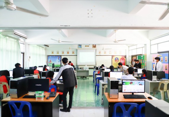 ภาพกิจกรรม  คณะวิทยาศาสตร์และเทคโนโลยี จัดกิจกรรมค่ายวิทยาศาสตร์สัญจร ปีการศึกษา 2565  โรงเรียนวังแขมวิทยาคม