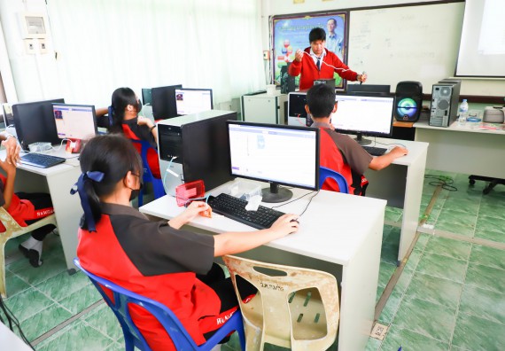 ภาพกิจกรรม  คณะวิทยาศาสตร์และเทคโนโลยี จัดกิจกรรมค่ายวิทยาศาสตร์สัญจร ปีการศึกษา 2565  โรงเรียนวังแขมวิทยาคม