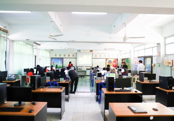 ภาพกิจกรรม  คณะวิทยาศาสตร์และเทคโนโลยี จัดกิจกรรมค่ายวิทยาศาสตร์สัญจร ปีการศึกษา 2565  โรงเรียนวังแขมวิทยาคม