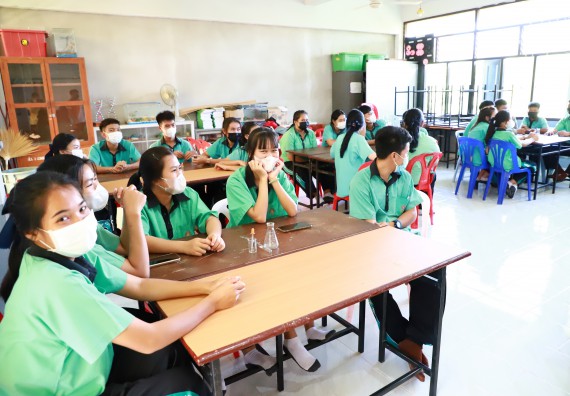 ภาพกิจกรรม  คณะวิทยาศาสตร์และเทคโนโลยี จัดกิจกรรมค่ายวิทยาศาสตร์สัญจร ปีการศึกษา 2565  โรงเรียนปางมะค่าวิทยาคม