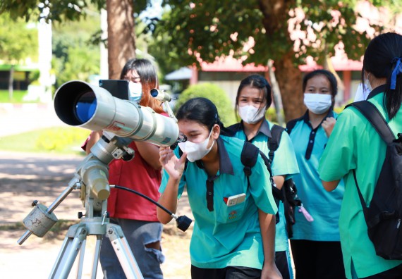 ภาพกิจกรรม  คณะวิทยาศาสตร์และเทคโนโลยี จัดกิจกรรมค่ายวิทยาศาสตร์สัญจร ปีการศึกษา 2565  โรงเรียนปางมะค่าวิทยาคม