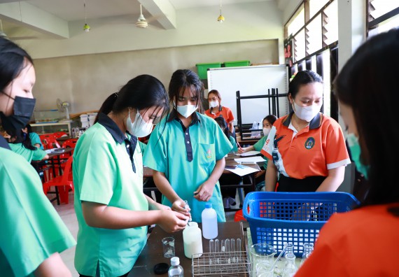 ภาพกิจกรรม  คณะวิทยาศาสตร์และเทคโนโลยี จัดกิจกรรมค่ายวิทยาศาสตร์สัญจร ปีการศึกษา 2565  โรงเรียนปางมะค่าวิทยาคม