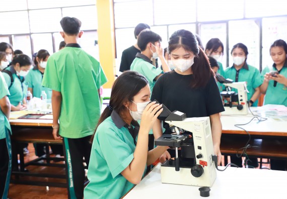 ภาพกิจกรรม  คณะวิทยาศาสตร์และเทคโนโลยี จัดกิจกรรมค่ายวิทยาศาสตร์สัญจร ปีการศึกษา 2565  โรงเรียนปางมะค่าวิทยาคม