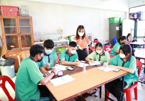 ภาพกิจกรรม  คณะวิทยาศาสตร์และเทคโนโลยี จัดกิจกรรมค่ายวิทยาศาสตร์สัญจร ปีการศึกษา 2565  โรงเรียนปางมะค่าวิทยาคม