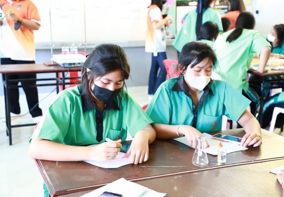 ภาพกิจกรรม  คณะวิทยาศาสตร์และเทคโนโลยี จัดกิจกรรมค่ายวิทยาศาสตร์สัญจร ปีการศึกษา 2565  โรงเรียนปางมะค่าวิทยาคม