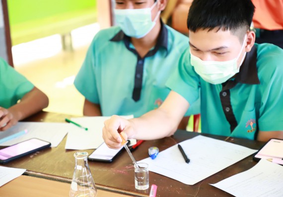 ภาพกิจกรรม  คณะวิทยาศาสตร์และเทคโนโลยี จัดกิจกรรมค่ายวิทยาศาสตร์สัญจร ปีการศึกษา 2565  โรงเรียนปางมะค่าวิทยาคม