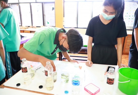 ภาพกิจกรรม  คณะวิทยาศาสตร์และเทคโนโลยี จัดกิจกรรมค่ายวิทยาศาสตร์สัญจร ปีการศึกษา 2565  โรงเรียนปางมะค่าวิทยาคม