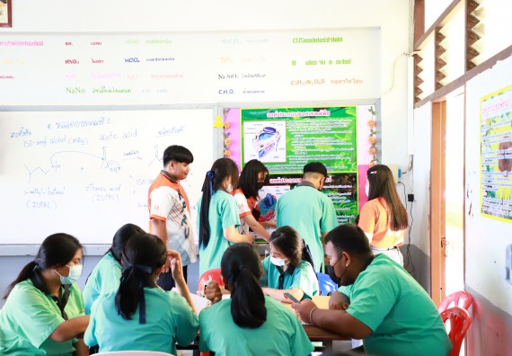 ภาพกิจกรรม  คณะวิทยาศาสตร์และเทคโนโลยี จัดกิจกรรมค่ายวิทยาศาสตร์สัญจร ปีการศึกษา 2565  โรงเรียนปางมะค่าวิทยาคม