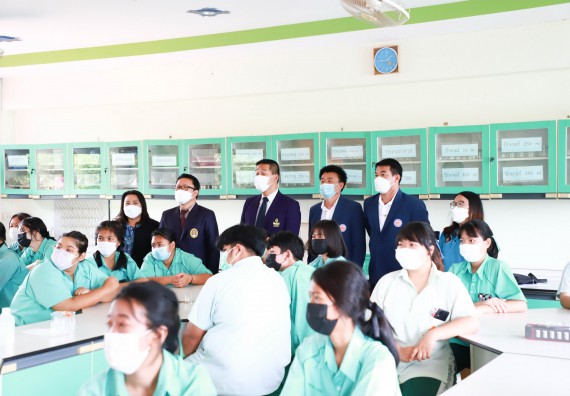 ภาพกิจกรรม  คณะวิทยาศาสตร์และเทคโนโลยี จัดกิจกรรมค่ายวิทยาศาสตร์สัญจร ปีการศึกษา 2565  โรงเรียนลานกระบือวิทยา