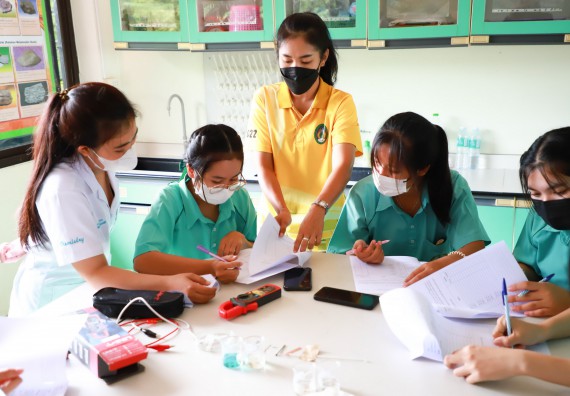 ภาพกิจกรรม  คณะวิทยาศาสตร์และเทคโนโลยี จัดกิจกรรมค่ายวิทยาศาสตร์สัญจร ปีการศึกษา 2565  โรงเรียนลานกระบือวิทยา