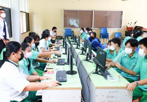 ภาพกิจกรรม  คณะวิทยาศาสตร์และเทคโนโลยี จัดกิจกรรมค่ายวิทยาศาสตร์สัญจร ปีการศึกษา 2565  โรงเรียนลานกระบือวิทยา