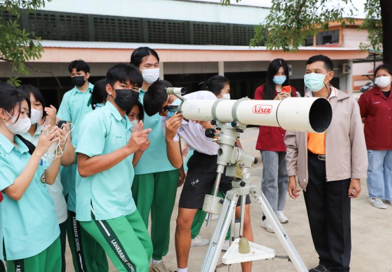 ภาพกิจกรรม  คณะวิทยาศาสตร์และเทคโนโลยี จัดกิจกรรมค่ายวิทยาศาสตร์สัญจร ปีการศึกษา 2565  โรงเรียนลานกระบือวิทยา