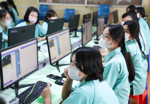 ภาพกิจกรรม  คณะวิทยาศาสตร์และเทคโนโลยี จัดกิจกรรมค่ายวิทยาศาสตร์สัญจร ปีการศึกษา 2565  โรงเรียนลานกระบือวิทยา