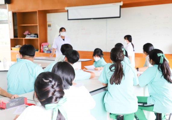 ภาพกิจกรรม  คณะวิทยาศาสตร์และเทคโนโลยี จัดกิจกรรมค่ายวิทยาศาสตร์สัญจร ปีการศึกษา 2565  โรงเรียนลานกระบือวิทยา