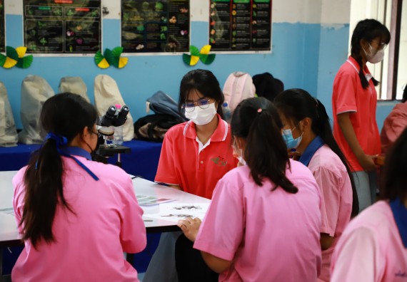 ภาพกิจกรรม   คณะวิทยาศาสตร์และเทคโนโลยี จัดกิจกรรมค่ายวิทยาศาสตร์สัญจร ปีการศึกษา 2565  โรงเรียนวังตะเคียนประชานุสรณ์