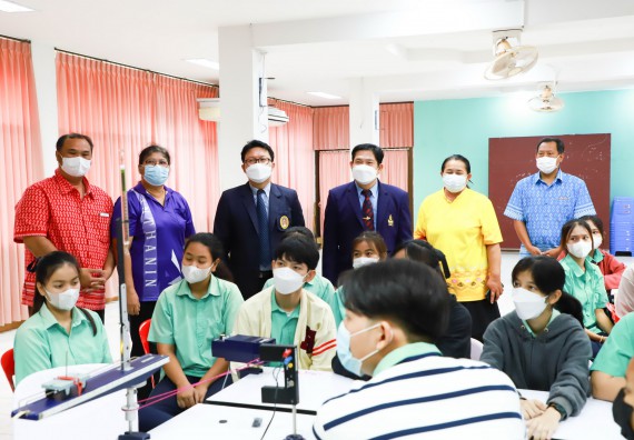 ภาพกิจกรรม  คณะวิทยาศาสตร์และเทคโนโลยี จัดกิจกรรมค่ายวิทยาศาสตร์สัญจร ปีการศึกษา 2565  โรงเรียนโค้งไผ่วิทยา