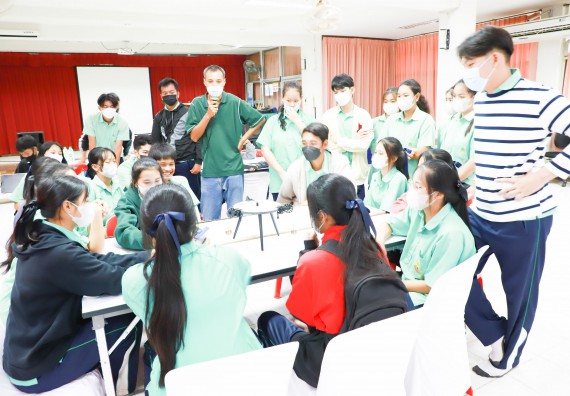 ภาพกิจกรรม  คณะวิทยาศาสตร์และเทคโนโลยี จัดกิจกรรมค่ายวิทยาศาสตร์สัญจร ปีการศึกษา 2565  โรงเรียนโค้งไผ่วิทยา