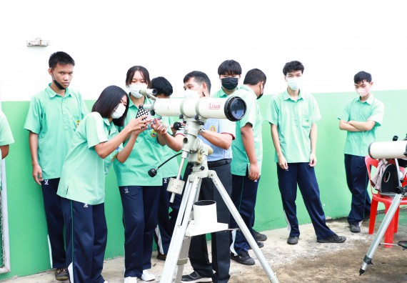 ภาพกิจกรรม  คณะวิทยาศาสตร์และเทคโนโลยี จัดกิจกรรมค่ายวิทยาศาสตร์สัญจร ปีการศึกษา 2565  โรงเรียนโค้งไผ่วิทยา