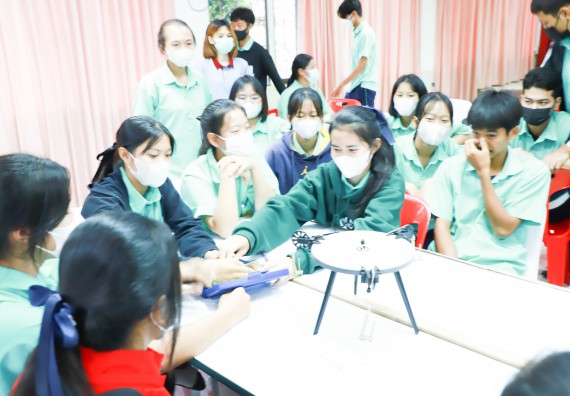 ภาพกิจกรรม  คณะวิทยาศาสตร์และเทคโนโลยี จัดกิจกรรมค่ายวิทยาศาสตร์สัญจร ปีการศึกษา 2565  โรงเรียนโค้งไผ่วิทยา