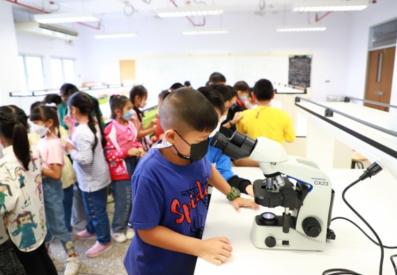 ภาพกิจกรรม โครงการฝึกทักษะเพื่อพัฒนาอัจฉริยะภาพวิทยาศาสตร์ กิจกรรมค่ายวิทยาศาสตร์รุ่นจิ๋ว ห้องเรียนพิเศษคณิตศาสตร์ และวิทยาศาสตร์ (MSP)