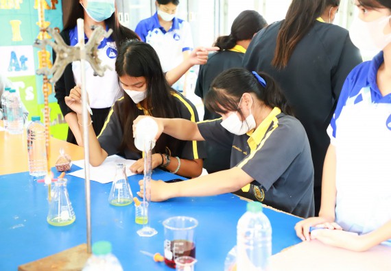 ภาพกิจกรรม  คณะวิทยาศาสตร์และเทคโนโลยี จัดกิจกรรมค่ายวิทยาศาสตร์สัญจร ปีการศึกษา 2565  โรงเรียนเรืองวิทย์พิทยาคม