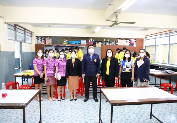 ภาพกิจกรรม  คณะวิทยาศาสตร์และเทคโนโลยี จัดกิจกรรมค่ายวิทยาศาสตร์สัญจร ปีการศึกษา 2565  โรงเรียนทุ่งโพธิ์ทะเลพิทยา