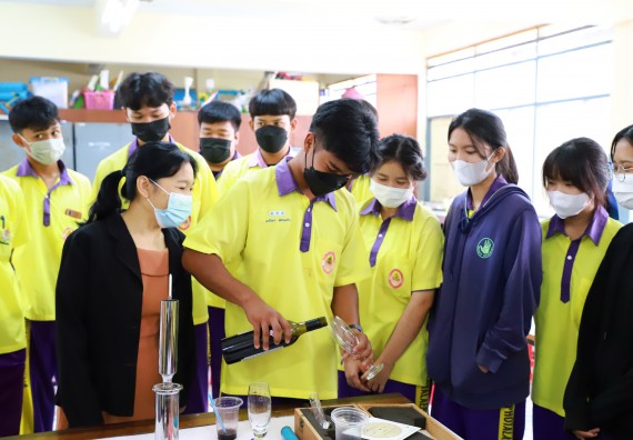 ภาพกิจกรรม  คณะวิทยาศาสตร์และเทคโนโลยี จัดกิจกรรมค่ายวิทยาศาสตร์สัญจร ปีการศึกษา 2565  โรงเรียนทุ่งโพธิ์ทะเลพิทยา