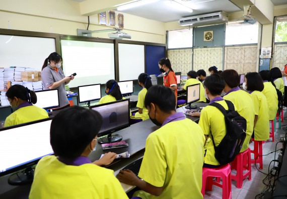 ภาพกิจกรรม  คณะวิทยาศาสตร์และเทคโนโลยี จัดกิจกรรมค่ายวิทยาศาสตร์สัญจร ปีการศึกษา 2565  โรงเรียนทุ่งโพธิ์ทะเลพิทยา