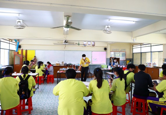 ภาพกิจกรรม  คณะวิทยาศาสตร์และเทคโนโลยี จัดกิจกรรมค่ายวิทยาศาสตร์สัญจร ปีการศึกษา 2565  โรงเรียนทุ่งโพธิ์ทะเลพิทยา