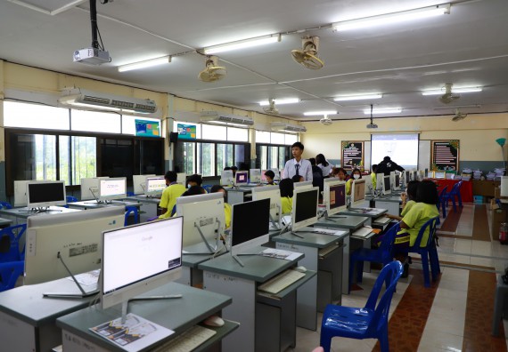 ภาพกิจกรรม  คณะวิทยาศาสตร์และเทคโนโลยี จัดกิจกรรมค่ายวิทยาศาสตร์สัญจร ปีการศึกษา 2565  โรงเรียนทุ่งโพธิ์ทะเลพิทยา