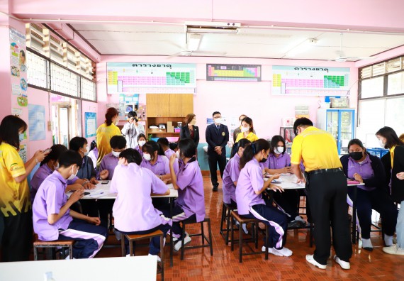 ภาพกิจกรรม  คณะวิทยาศาสตร์และเทคโนโลยี จัดกิจกรรมค่ายวิทยาศาสตร์สัญจร ปีการศึกษา 2565 โรงเรียนขาณุวิทยา