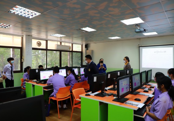 ภาพกิจกรรม  คณะวิทยาศาสตร์และเทคโนโลยี จัดกิจกรรมค่ายวิทยาศาสตร์สัญจร ปีการศึกษา 2565 โรงเรียนขาณุวิทยา