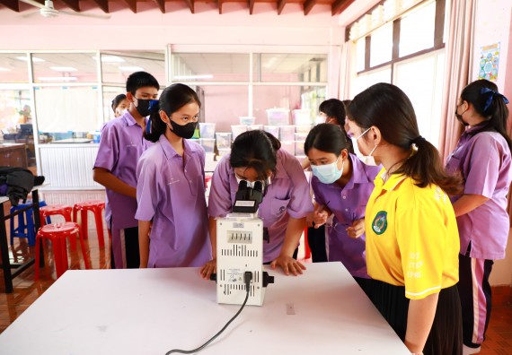 ภาพกิจกรรม  คณะวิทยาศาสตร์และเทคโนโลยี จัดกิจกรรมค่ายวิทยาศาสตร์สัญจร ปีการศึกษา 2565 โรงเรียนขาณุวิทยา