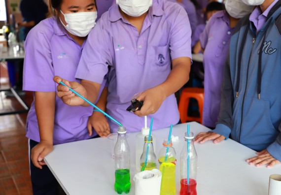 ภาพกิจกรรม  คณะวิทยาศาสตร์และเทคโนโลยี จัดกิจกรรมค่ายวิทยาศาสตร์สัญจร ปีการศึกษา 2565 โรงเรียนขาณุวิทยา