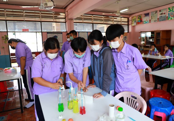 ภาพกิจกรรม  คณะวิทยาศาสตร์และเทคโนโลยี จัดกิจกรรมค่ายวิทยาศาสตร์สัญจร ปีการศึกษา 2565 โรงเรียนขาณุวิทยา