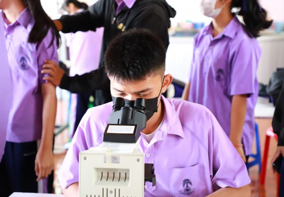 ภาพกิจกรรม  คณะวิทยาศาสตร์และเทคโนโลยี จัดกิจกรรมค่ายวิทยาศาสตร์สัญจร ปีการศึกษา 2565 โรงเรียนขาณุวิทยา