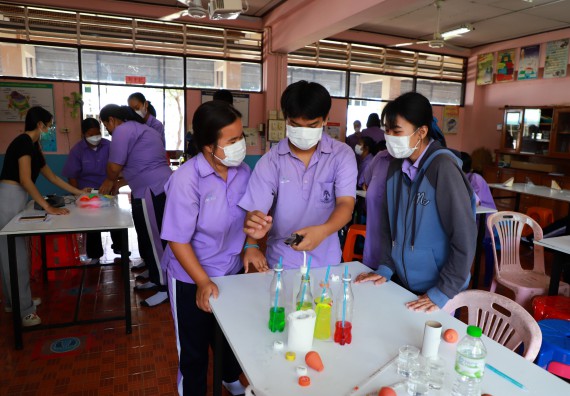 ภาพกิจกรรม  คณะวิทยาศาสตร์และเทคโนโลยี จัดกิจกรรมค่ายวิทยาศาสตร์สัญจร ปีการศึกษา 2565 โรงเรียนขาณุวิทยา