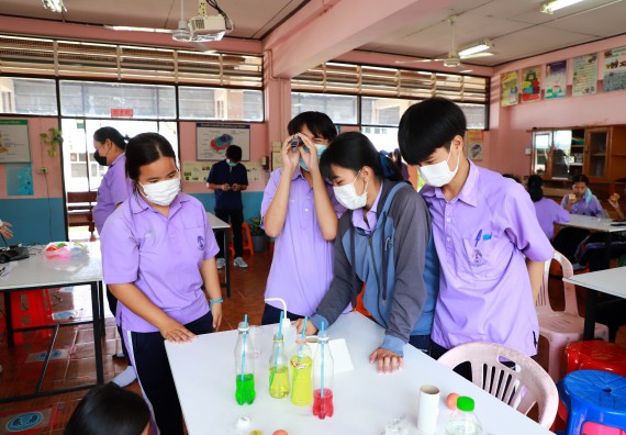 ภาพกิจกรรม  คณะวิทยาศาสตร์และเทคโนโลยี จัดกิจกรรมค่ายวิทยาศาสตร์สัญจร ปีการศึกษา 2565 โรงเรียนขาณุวิทยา