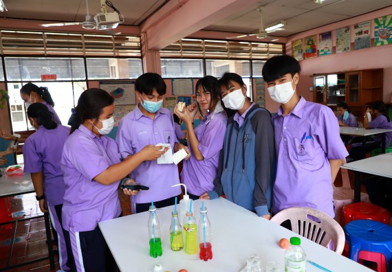 ภาพกิจกรรม  คณะวิทยาศาสตร์และเทคโนโลยี จัดกิจกรรมค่ายวิทยาศาสตร์สัญจร ปีการศึกษา 2565 โรงเรียนขาณุวิทยา