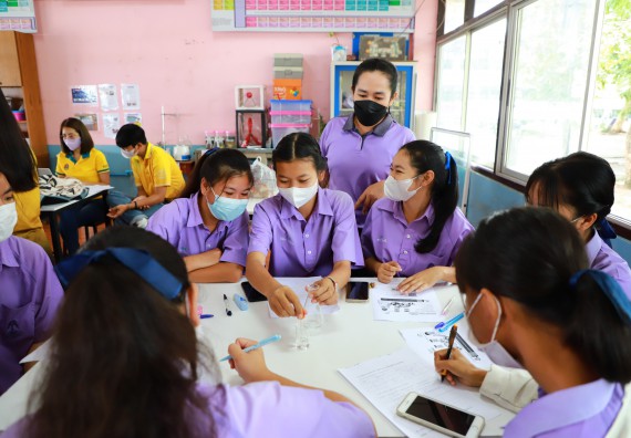 ภาพกิจกรรม  คณะวิทยาศาสตร์และเทคโนโลยี จัดกิจกรรมค่ายวิทยาศาสตร์สัญจร ปีการศึกษา 2565 โรงเรียนขาณุวิทยา
