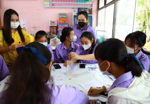 ภาพกิจกรรม  คณะวิทยาศาสตร์และเทคโนโลยี จัดกิจกรรมค่ายวิทยาศาสตร์สัญจร ปีการศึกษา 2565 โรงเรียนขาณุวิทยา