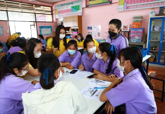 ภาพกิจกรรม  คณะวิทยาศาสตร์และเทคโนโลยี จัดกิจกรรมค่ายวิทยาศาสตร์สัญจร ปีการศึกษา 2565 โรงเรียนขาณุวิทยา