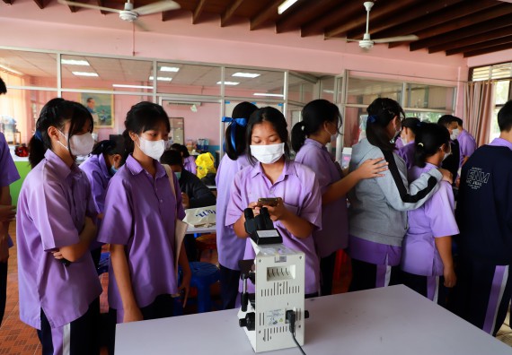 ภาพกิจกรรม  คณะวิทยาศาสตร์และเทคโนโลยี จัดกิจกรรมค่ายวิทยาศาสตร์สัญจร ปีการศึกษา 2565 โรงเรียนขาณุวิทยา