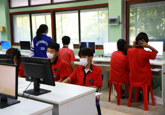 ภาพกิจกรรม   คณะวิทยาศาสตร์และเทคโนโลยี จัดกิจกรรมค่ายวิทยาศาสตร์สัญจร ปีการศึกษา 2565 ให้กับนักเรียนระดับชั้นมัธยมศึกษาตอนปลาย โรงเรียนพรานกระต่ายพิทยาคม