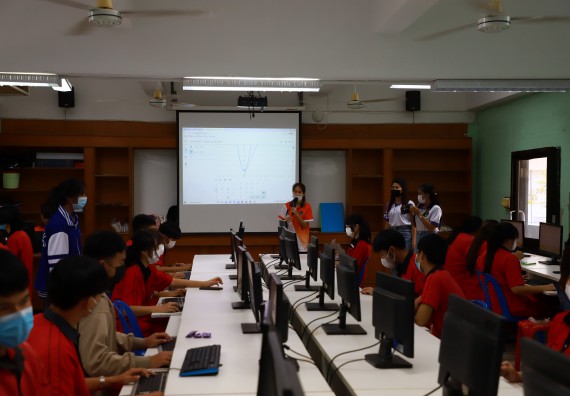 ภาพกิจกรรม   คณะวิทยาศาสตร์และเทคโนโลยี จัดกิจกรรมค่ายวิทยาศาสตร์สัญจร ปีการศึกษา 2565 ให้กับนักเรียนระดับชั้นมัธยมศึกษาตอนปลาย โรงเรียนพรานกระต่ายพิทยาคม