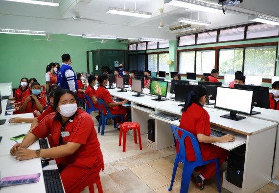 ภาพกิจกรรม   คณะวิทยาศาสตร์และเทคโนโลยี จัดกิจกรรมค่ายวิทยาศาสตร์สัญจร ปีการศึกษา 2565 ให้กับนักเรียนระดับชั้นมัธยมศึกษาตอนปลาย โรงเรียนพรานกระต่ายพิทยาคม